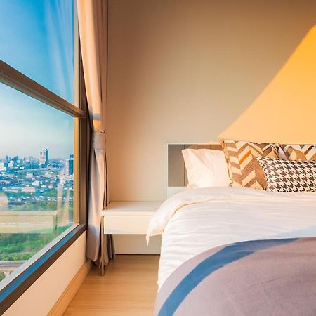 Lumpini Suite Phetchaburi-Makkasan Banguecoque Exterior foto