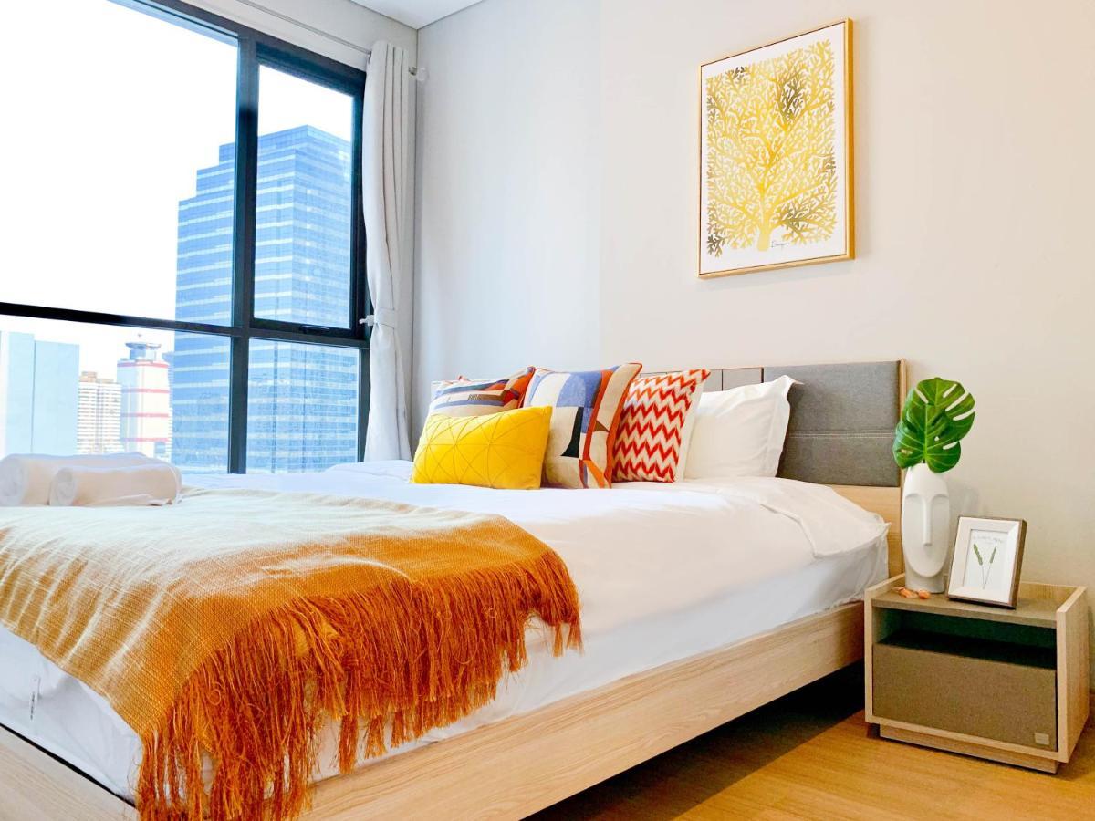 Lumpini Suite Phetchaburi-Makkasan Banguecoque Exterior foto